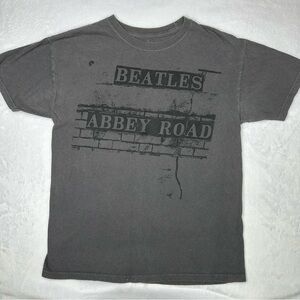 Vintage The Beatles Abbey Road Apple Corp Gray Brick Sign T-Shirt, Size Medium